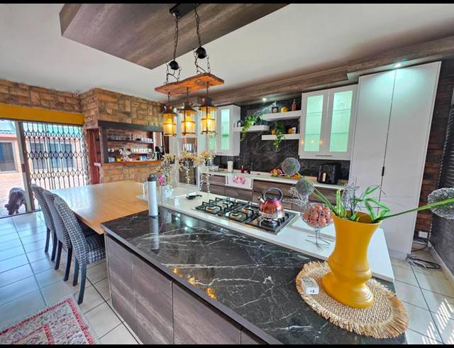 3 BEDROOM HOUSE FOR SALE IN GOLF PARK